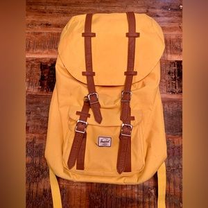 Herschel Little America Backpack Mid-Volume in Harvest Gold